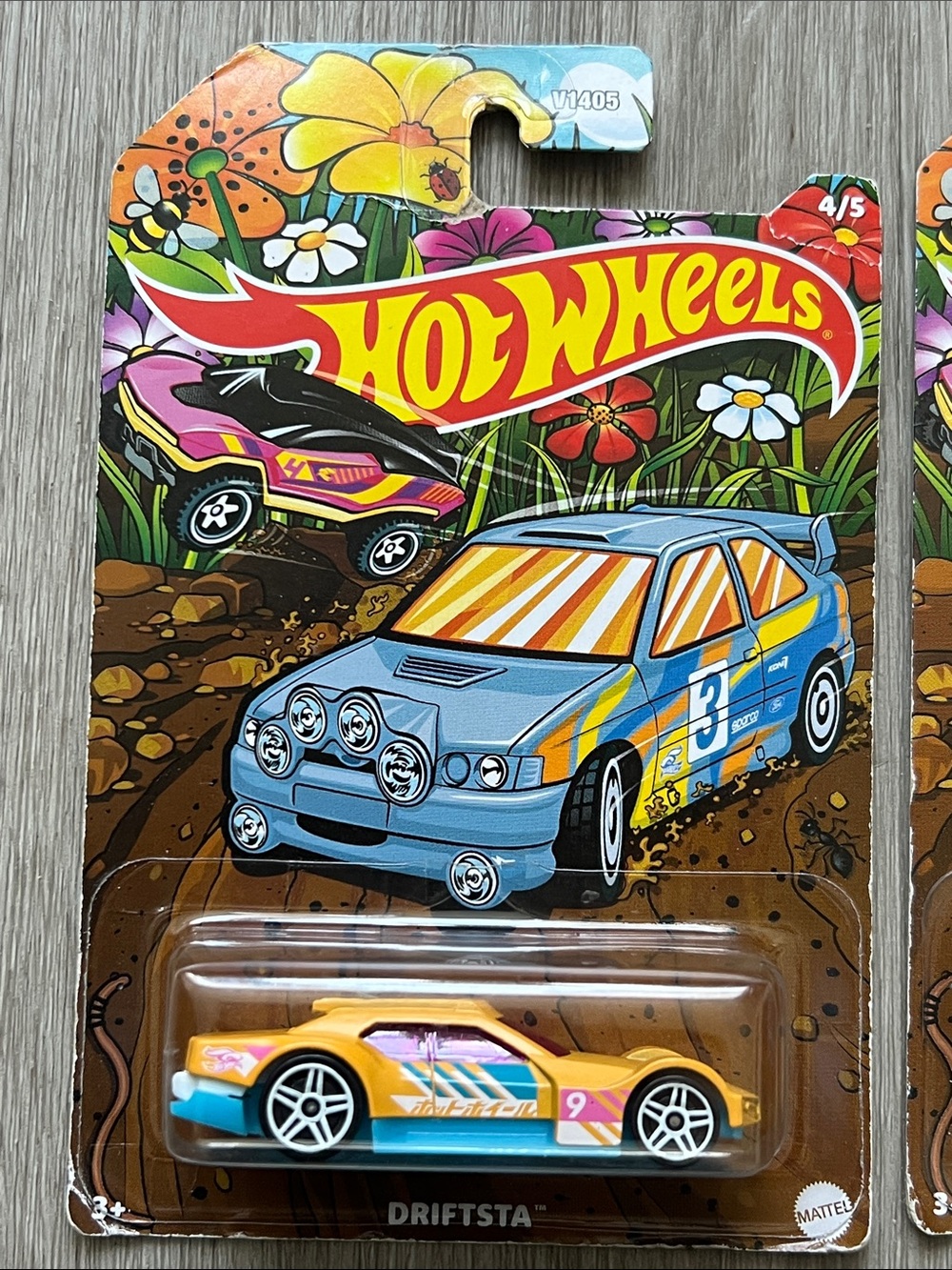 Assorted Hot Wheels - Picture 3 of 10